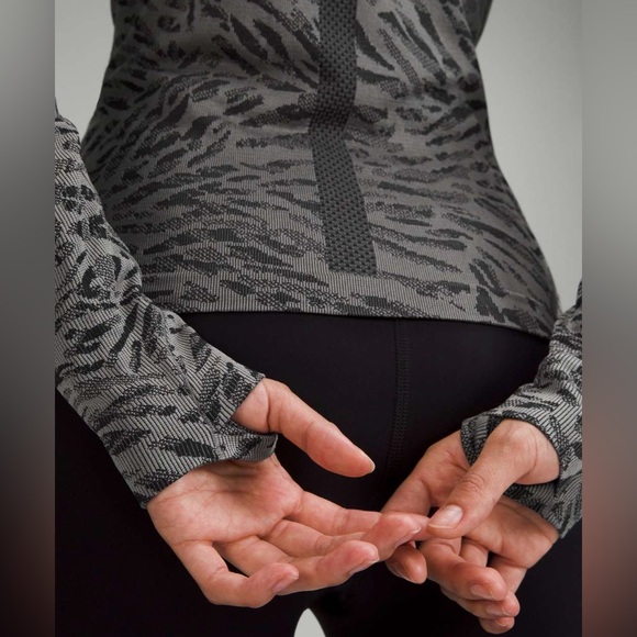 Lululemon Swiftly Tech Long Sleeve Shirt 2.0 *Race Length - Picture 2 of 9